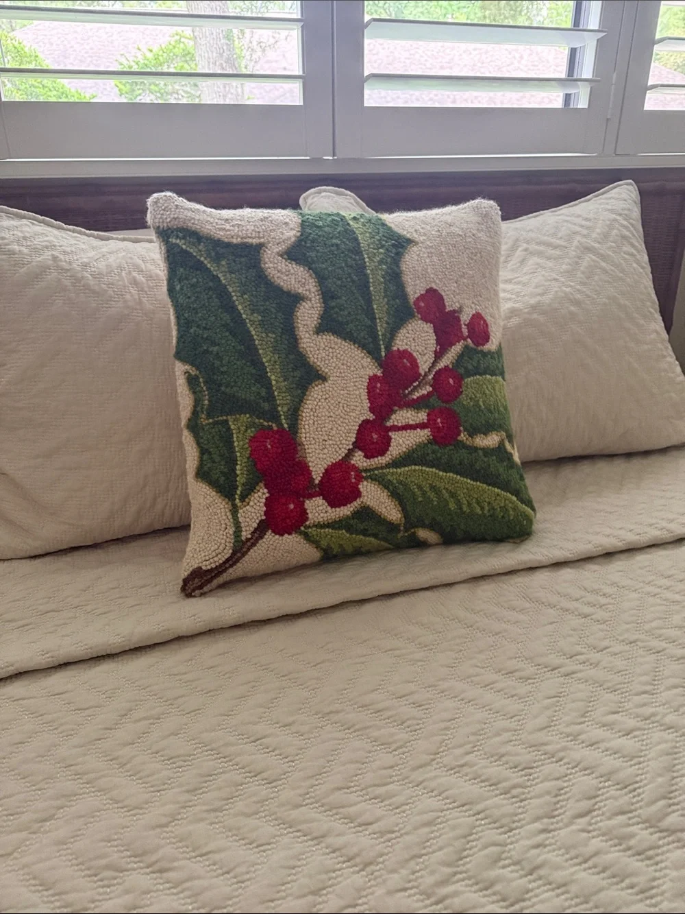 Grandin Road Wool Hooked Holly Lodge Pillow 18 x 18